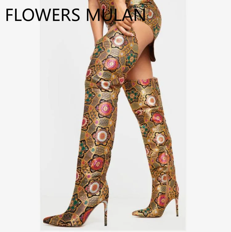 Женские ботинки с цветочным принтом до бедра на высоком каблуке острым носком