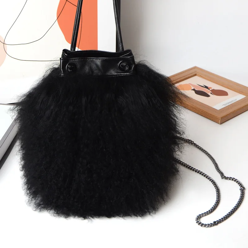 

New Women's Handbag In Autumn And Winter Of 2021 Single Shouldered Beach Wool Leather And Sheepskin Handbag
