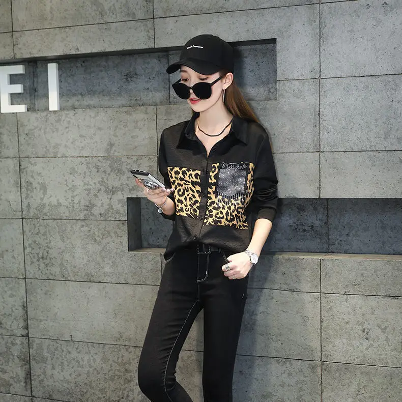 

Leopard pattern stitching shirt women's 2021 spring new black long sleeve fashion hot drill versatile top