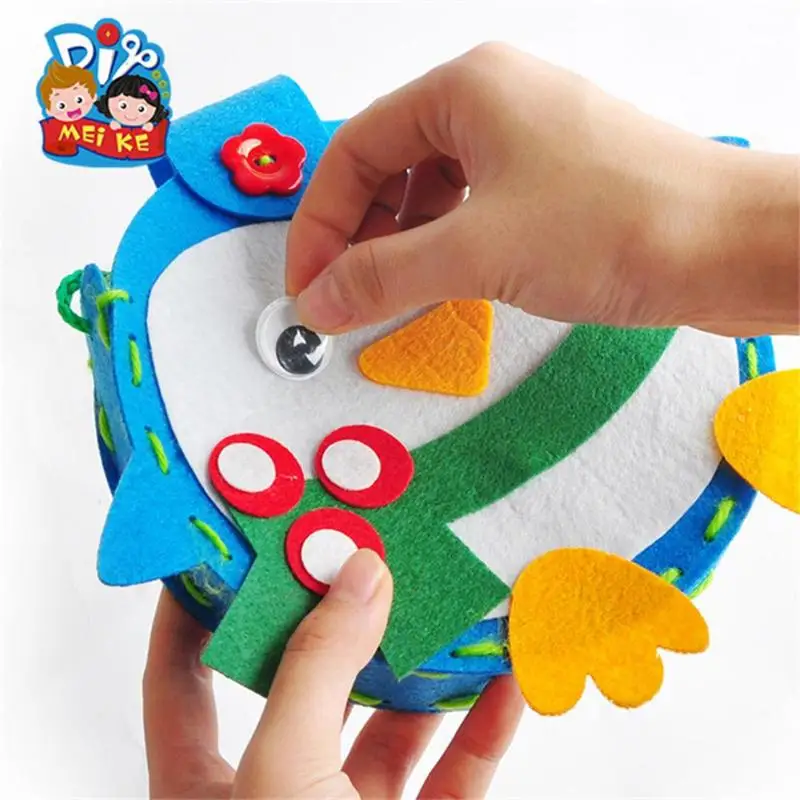 

Kids Non-Woven DIY Christmas Gift Bag Cartoon Pouch Handmade Materials Kit