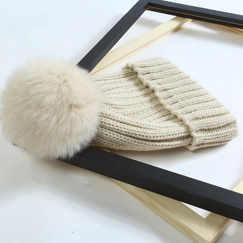 Beige A Шапка с лисьим помпоном настоящие меховые шапочки с большим шариком Зимний натуральный Лисий колпачок для помпонов Женская пушистая лиса Меховые помпоны вязаные шапочки шапки - Цвет: Beige A