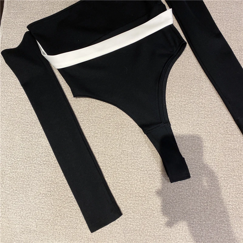 winter new EURONET red with foreign style fashion black and white contrast design sense hang neck sexy one-piece clothes