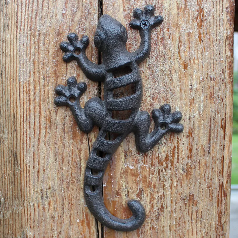 

Wall Mounted Rustic Decorative Cast Iron Gecko