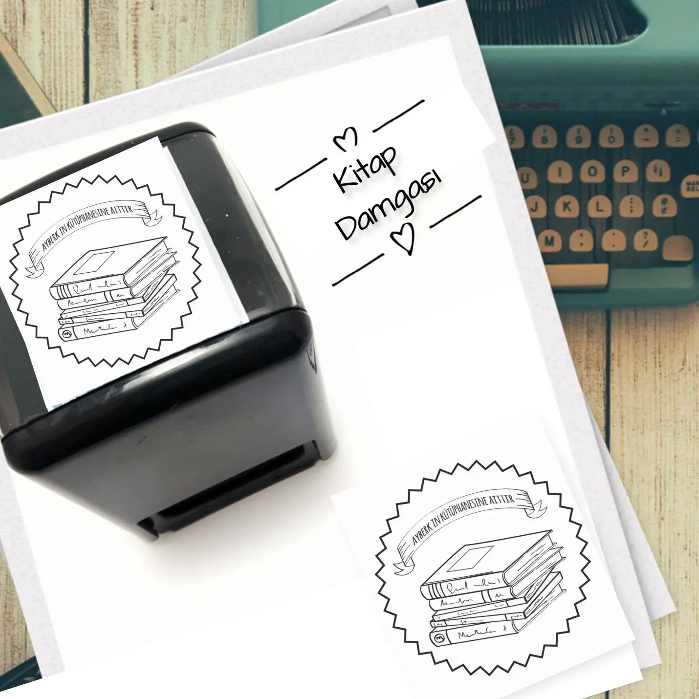 

Personalized Retro style Book Kaeleri -416