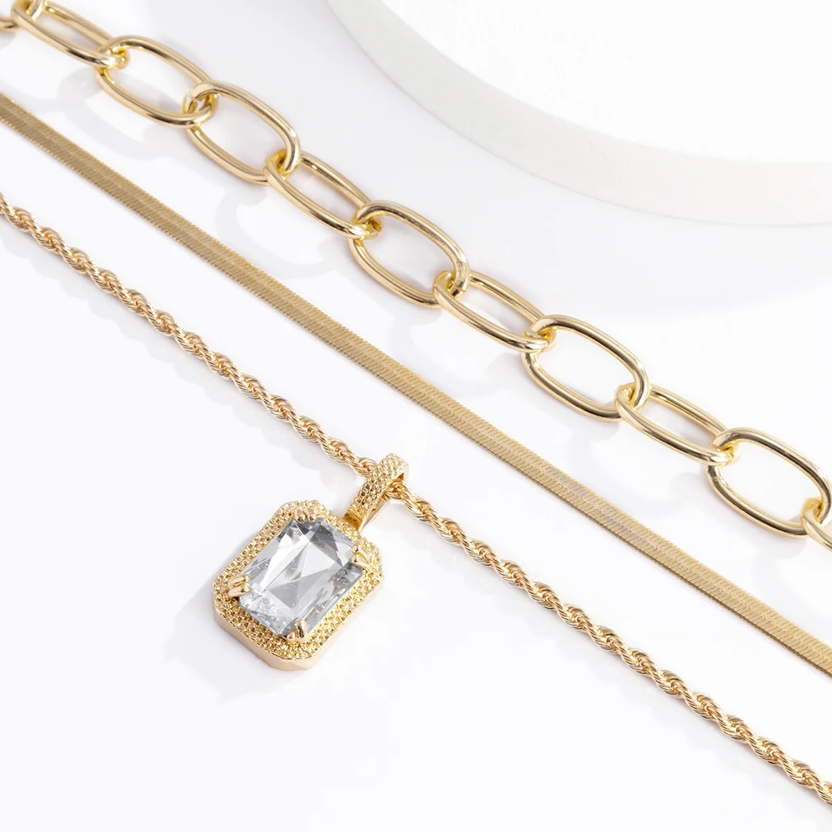 

2021 Vintage Punk Snake Chain Necklace Choker Women Big Thick Chain Square Crystal Pendant Necklaces Multilayer Clavicle Jewelry