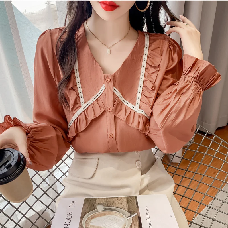 

Shirts & Blouses