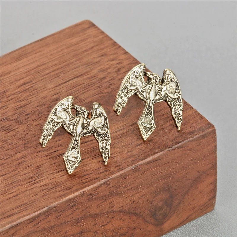 

Vintage Slavic Earrings Punk Animal Wolf Dog Crow Pendant Valknut Slavic Amulets Women Men Jewelry Steampunk Stud Earrings Gift