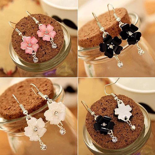 Женские серьги стразы