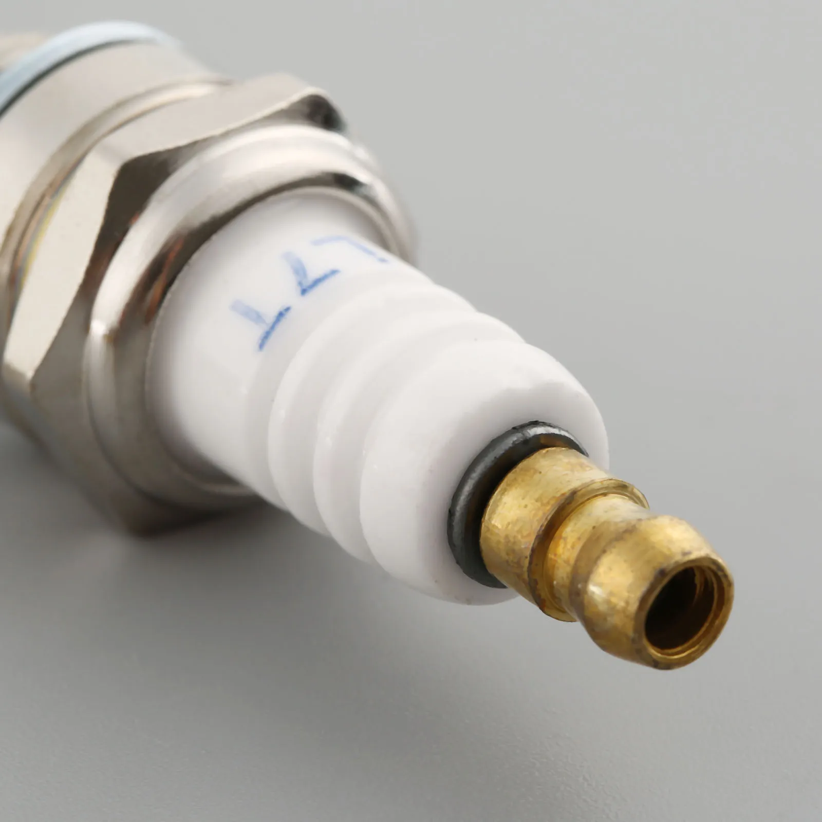 2PK бензопила запасных Запчасти кусторез Свеча зажигания 1 5 L7T для 2-х тактный Strimmer