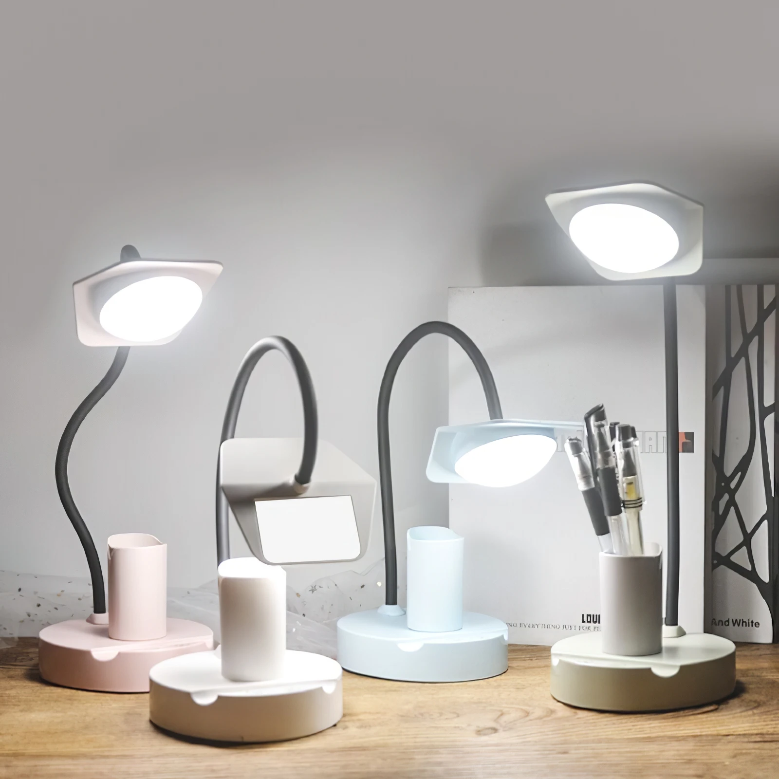 

Настольная лампа для спальни, прикроватная лампа, минималистичный домашний декор, светодиодная настольная лампа, офисное и учебное освещен...