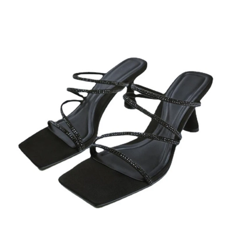 

Женские босоножки на высоком каблуке-шпильке, черные туфли с открытым носком и украшением из ярких страз, лето 2022