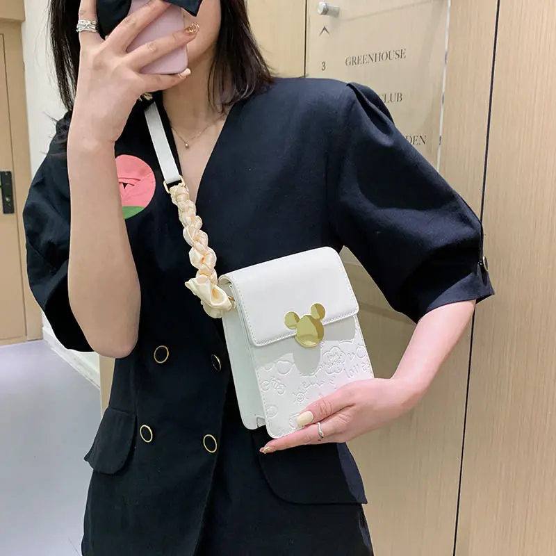 

Женская сумка Disney с Микки Маусом, новая модная текстурированная маленькая квадратная сумка, Новинка весна-лето 2021, сумка-мессенджер через п...