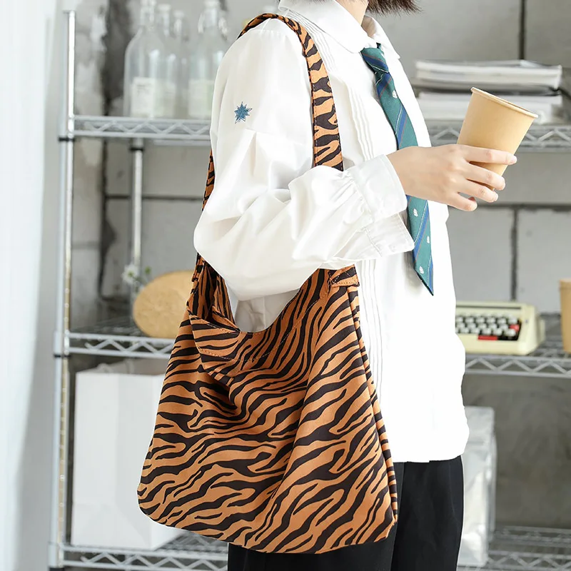 

Простая вместительная Холщовая Сумка, сумка на плечо с животным принтом, модный фланелевый мессенджер, женская сумка для покупок, женская с...