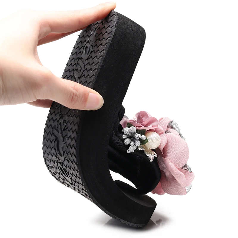 

Flat Shoes Female Ladies' Slippers On A Wedge Platform Summer Clogs Woman Pantofle Rubber Flip Flops Heeled Mules Big Size Beach