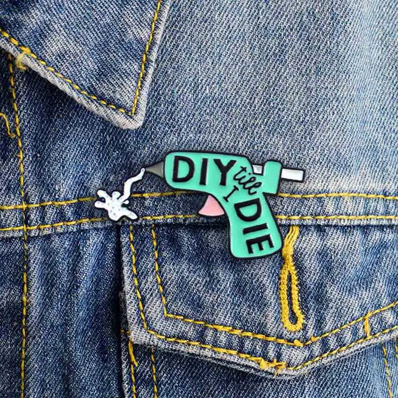 Креативный мультфильм пистолет-распылитель Брошь Мода DIY клеевой пистолет джинсовые куртки эмалированная булавка значок-шпилька на лацкан отправить детям ювелирные изделия подарок