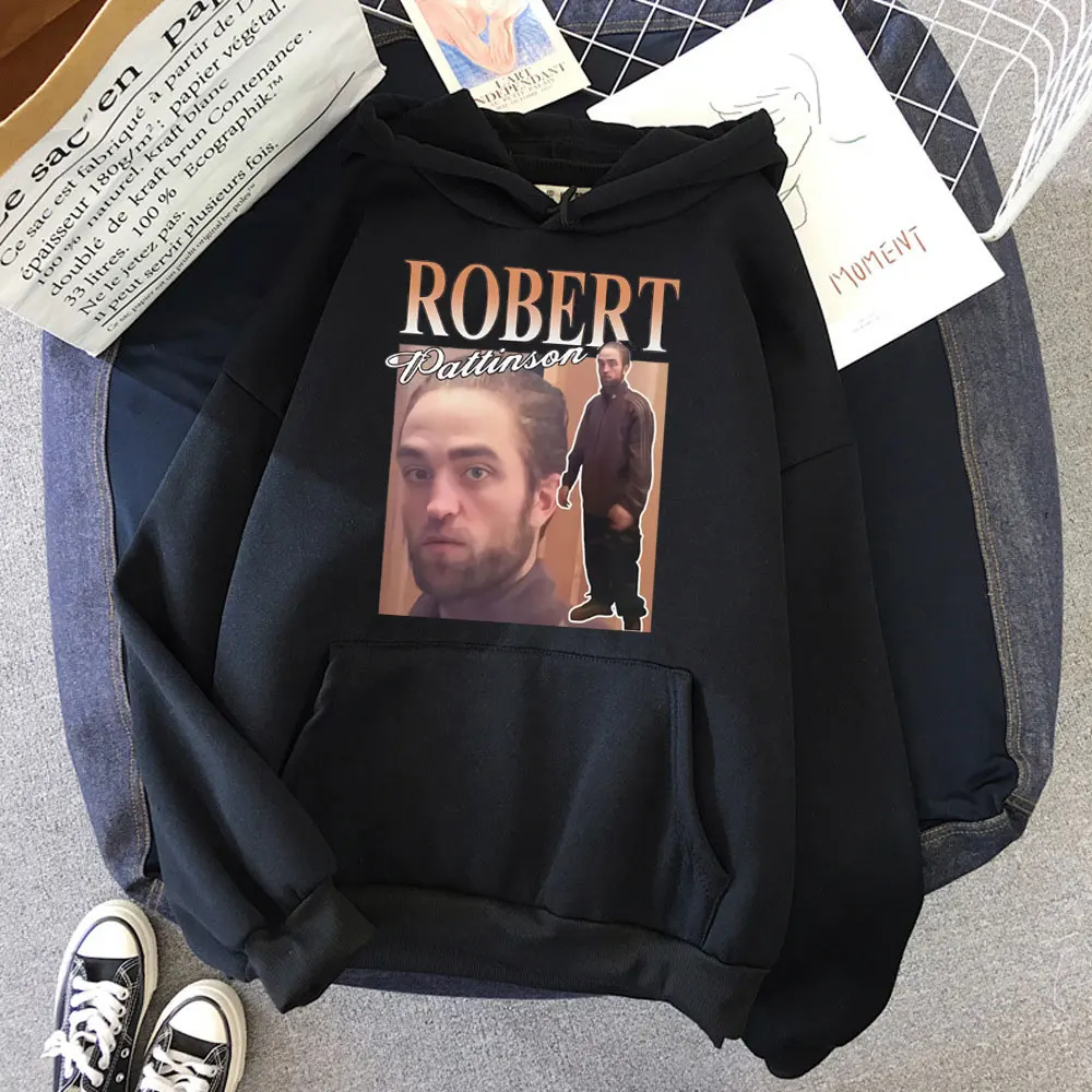 

Hoody Creative Robert Pattinson Standing Meme Long Sleeve Novelty Rob Pullover Tops Streetwear Womens Soft Cotton Vintage Hoodie