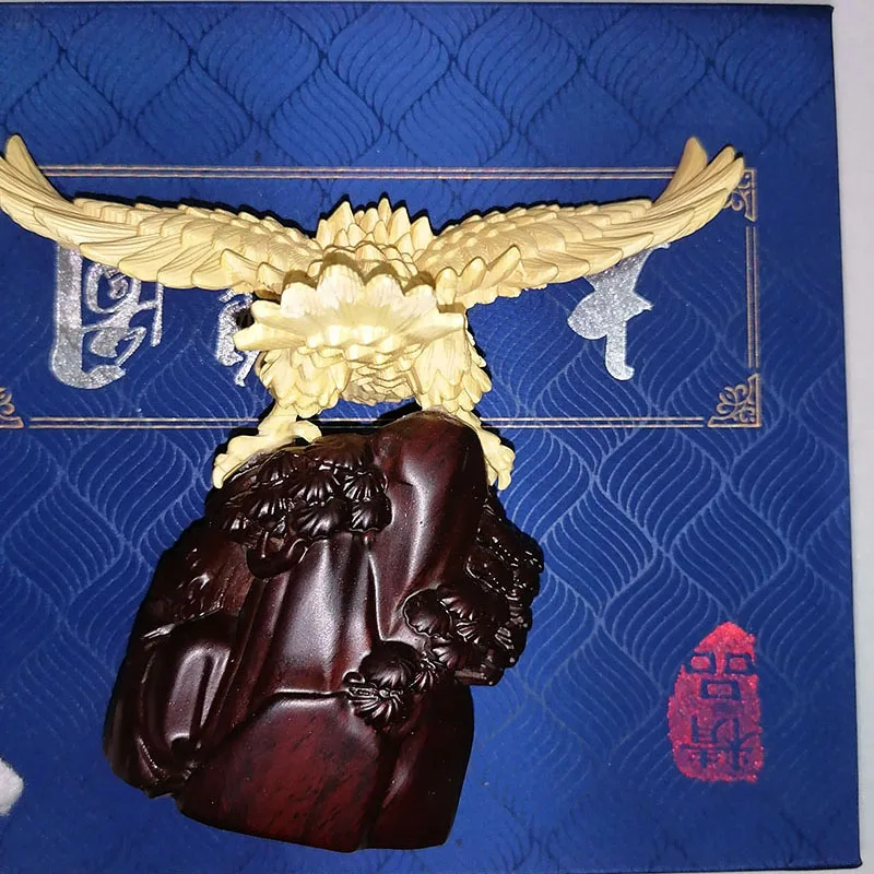

Solid wood Spread wings eagle statueFine hand-carvedModern art sculptureDomineering home living room office decoration