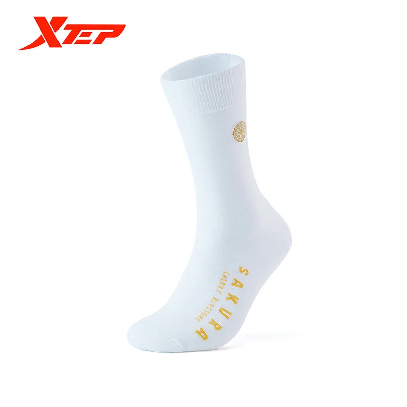 

Xtep Men's Cotton Sports Socks Spring Summer embroidery Long Socks Breathable Comfortable Stockings Training Socks 879237560083