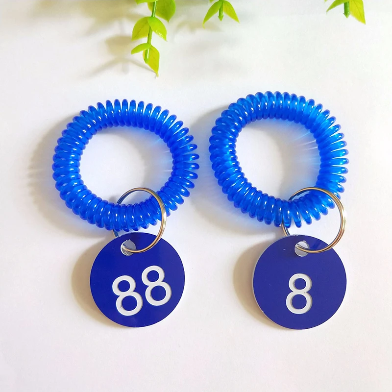 clear blue Meetee 50 шт. красочные пластиковые цифры диск наручные катушки Пряжка шкафчик тренажерный зал сауна плавательный клуб ID браслет карта крюк DY202 - Цвет: clear blue