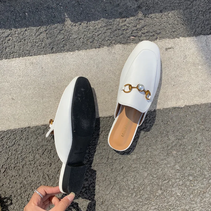 Бренд molan Designers; Новинка года; роскошные женские кожаные шлепанцы без задника, украшенные жемчугом и металлической цепочкой, с вышивкой в виде красного сердца; Лоферы без задника; вьетнамки