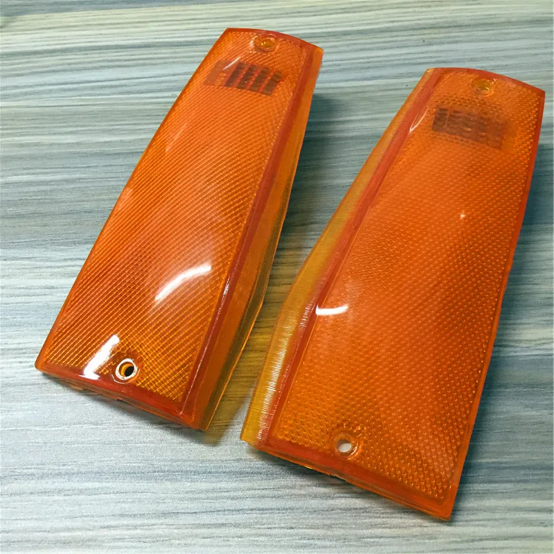 

1pcs For Cherokee small side lights turn lights marker lights Left / right