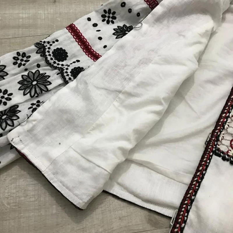TWOTWINSTYLE Embroidery Vintage Women's Jacket O Neck Open Stitch Beading Patchwork Short Coat Female Fashion Autumn