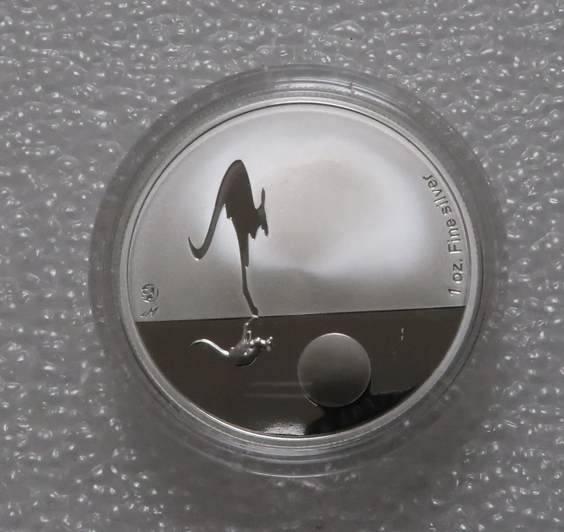 

Australia 2010 Sunset Kangaroo 1 Australian Dollar 1 Oz Silver Coin Real Rare Silver Original Coin Collection