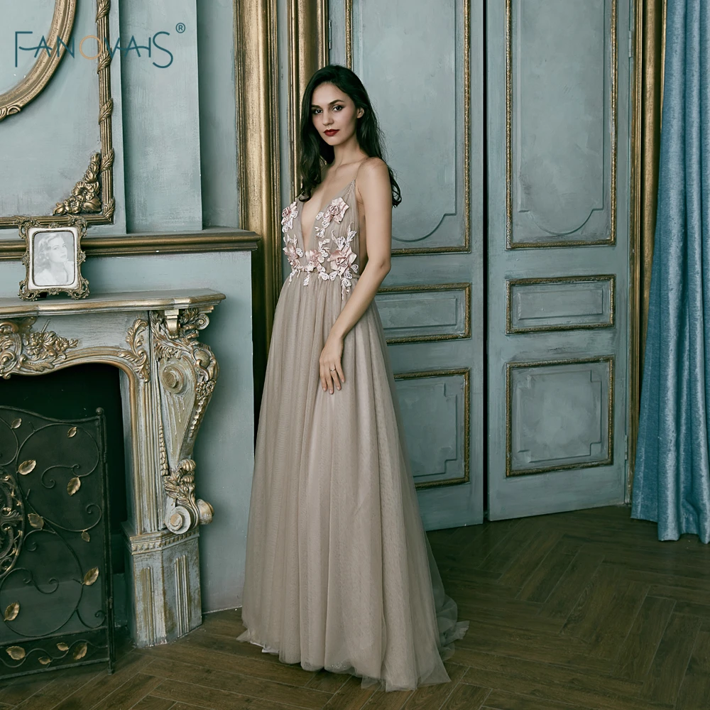 Женское вечернее платье трапеция длинное фатиновое с глубоким v образным вырезом