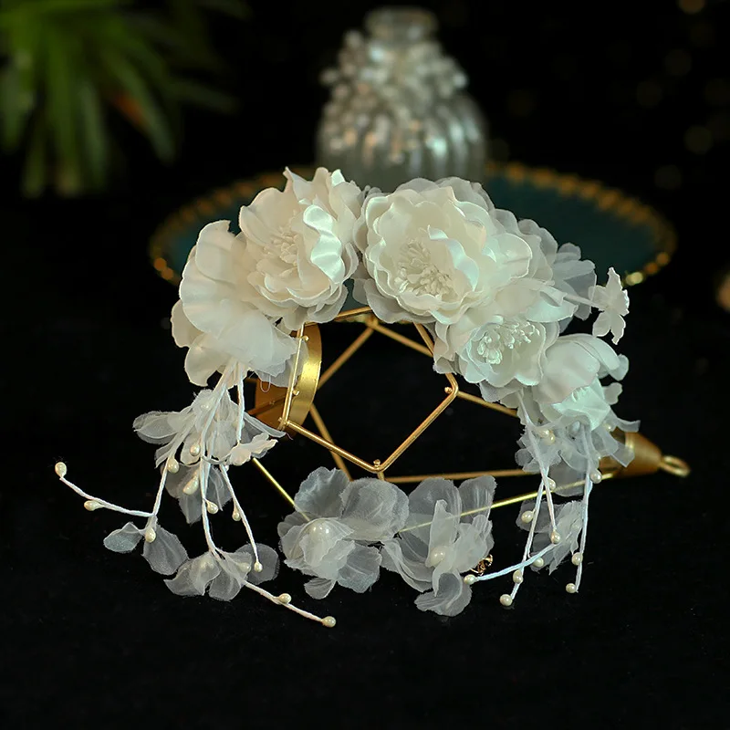 

Bride's Headdress White Silk Yarn Hairband Flower Headband Earrings Set Korean Brides Dress Wedding Hair Accessories