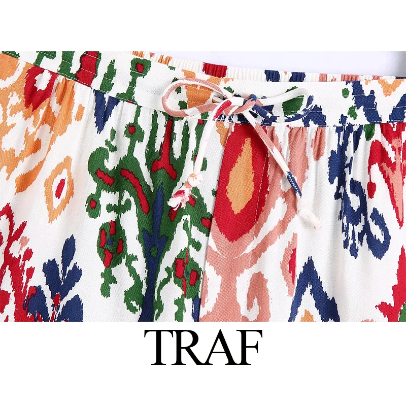 Костюм двойка женский из блузки и шортов с высокой талией| |