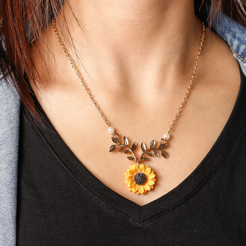 

Fashion Creative Daisy Flower Pendants Necklaces for Women Gold Silver Color Sunflower Chain Necklaces Jewelry Accessories