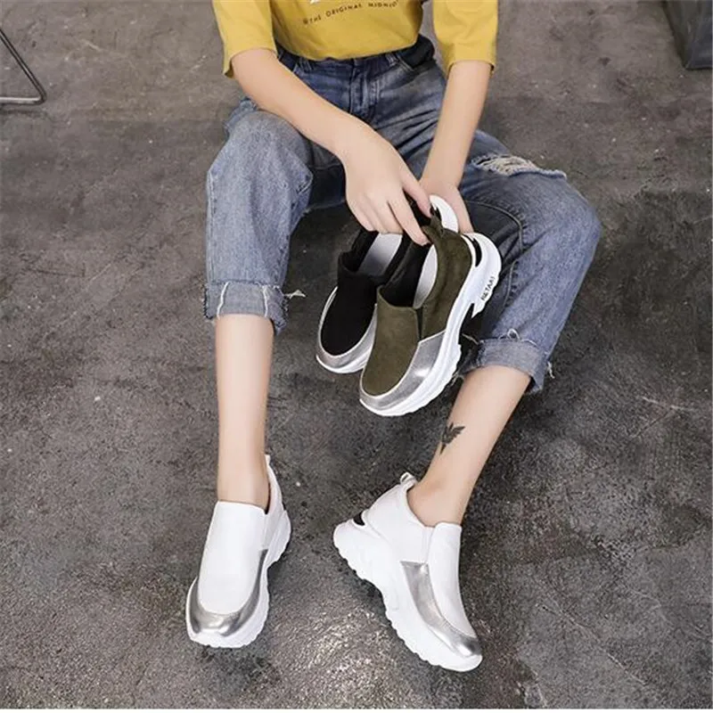 Женская обувь без застежки кроссовки на платформе черная толстой подошве