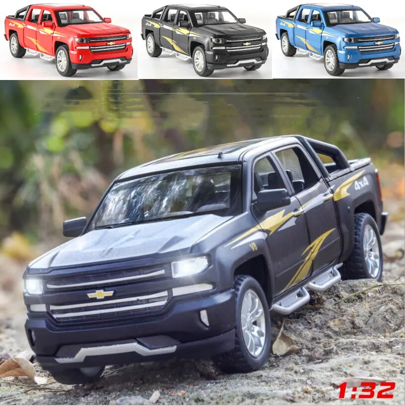 

1:32 Chevrolet Silverado Pickup Alloy Car Model Sound Light Pull Back Car Model Collection Diecast Vehicles Car Toys