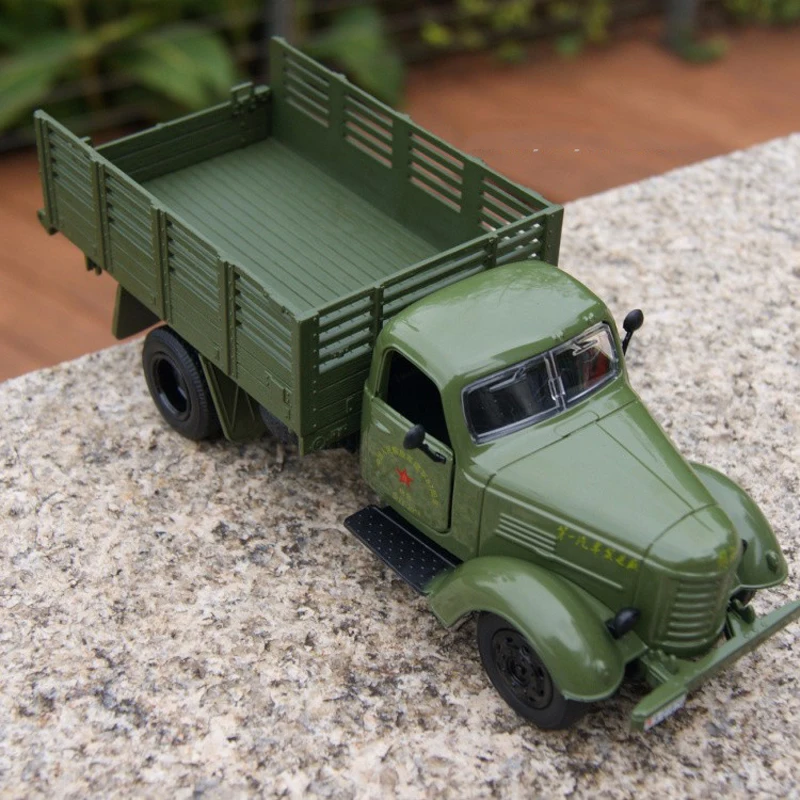 

Army Car 1/32 Jiefang Military Classic Diecast Truck Model With Light Sound Green Truck Miliary Collectible Model Children Toy