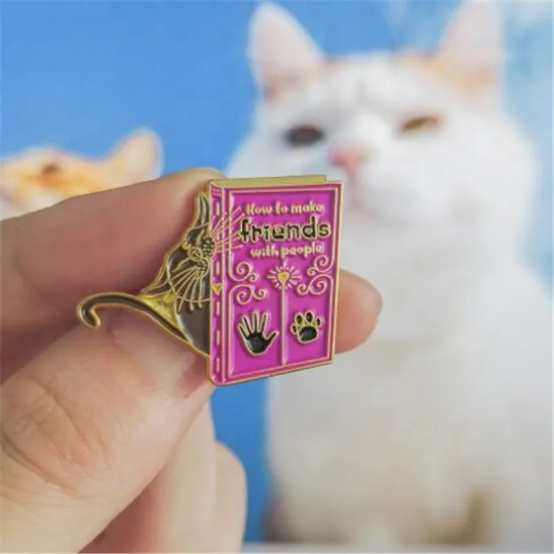 WKOUD золотой ретривер Эмаль Булавка мультфильм чтение собака мешочек для брошек