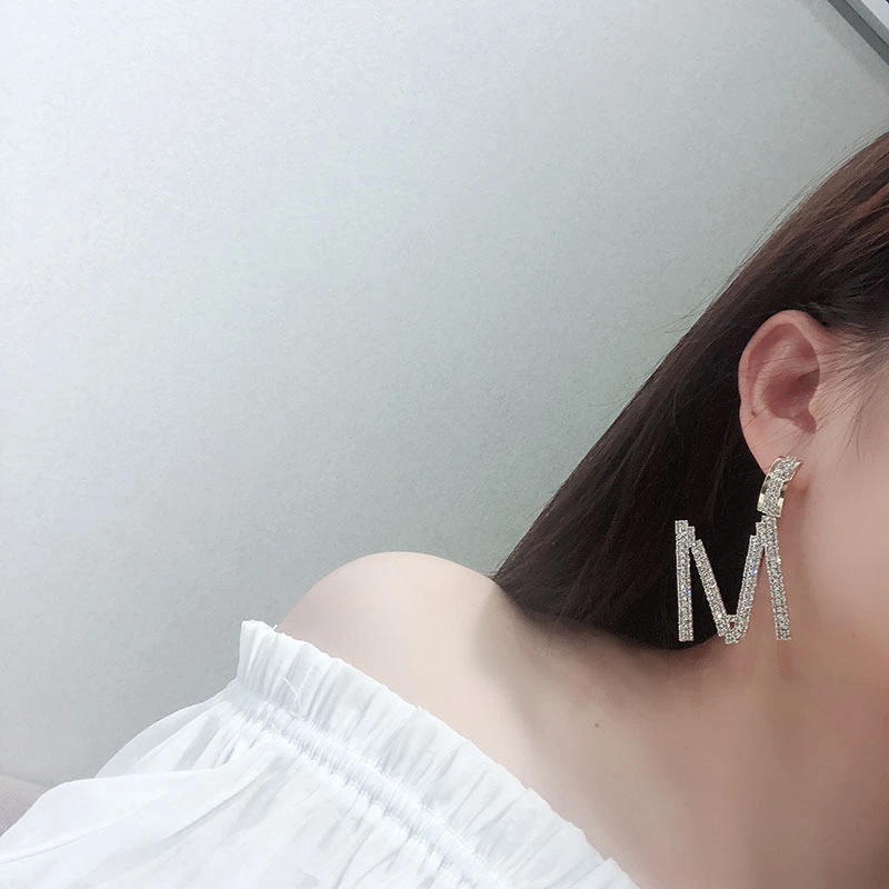 Горячая Распродажа трендовые буквы м серьги преувеличенная индивидуальность