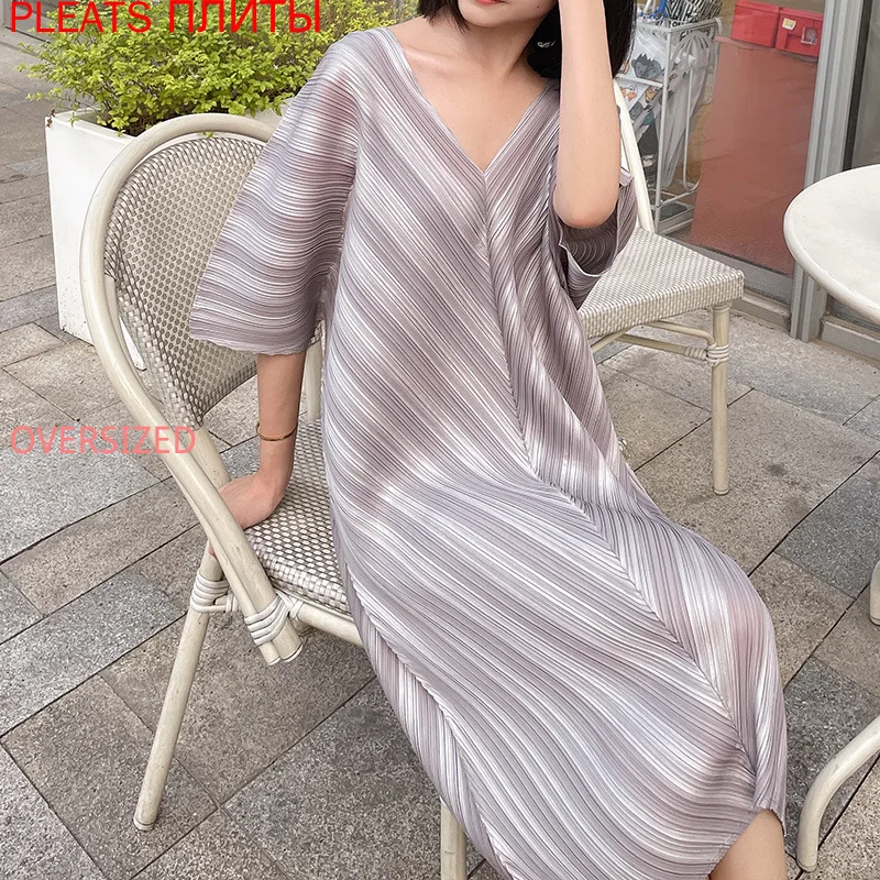 

Miyake Pleated Dress Female Large Size Loose Show Thin Summer New Style French V-neck Mid-length Dress PLEATS Vestido