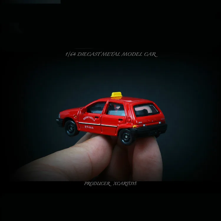 Игрушечный автомобиль China Xiali Taxi Hatchback 1:64 (красный) (металлические и пластиковые
