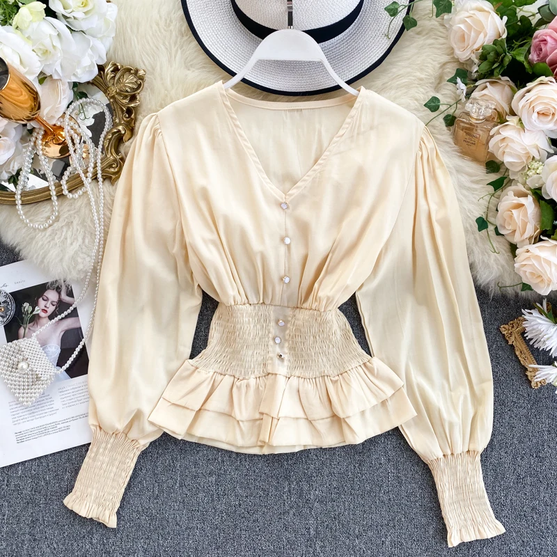 Женская блузка с V-образным вырезом длинным рукавом и воланом | одежда