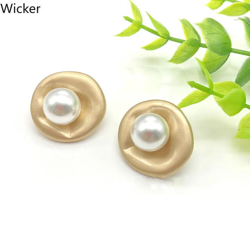 королевский нефрит белый. жемчуг форма огранки. натуральная палитра морского жемчуга. жемчуг 23 pg k4. 23 жемчужина.