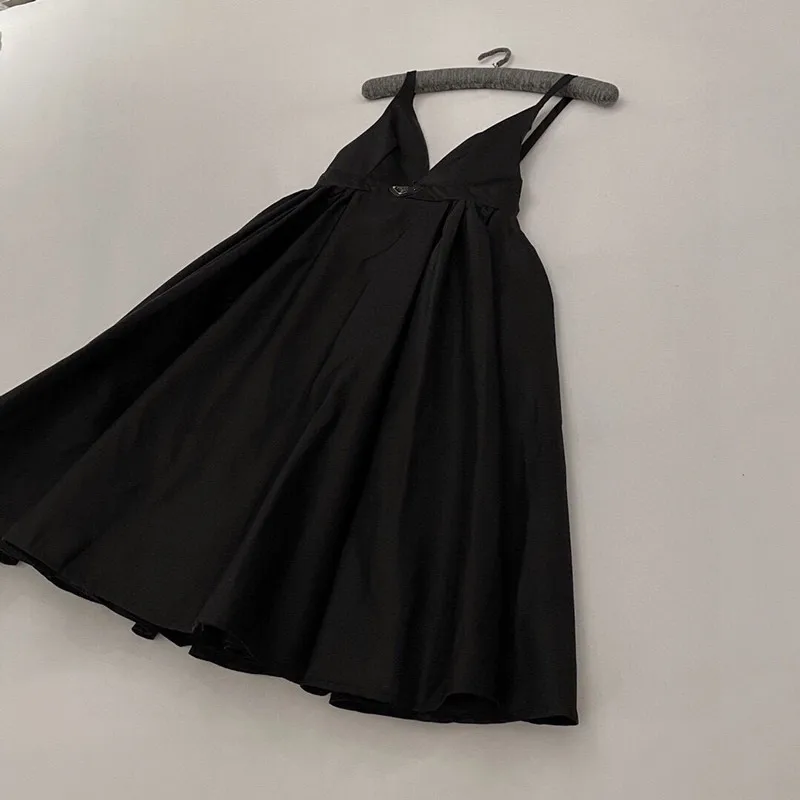 

HIGH QUALITY Spring New V-neck Spaghetti Strap A-line Dress Women Temperament Fashion Sexy Backless Dress