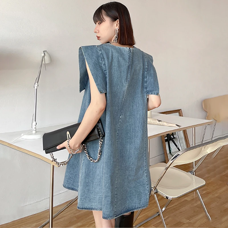 

[EAM] Women Blue Denim Casual Elegant Mini Dress New Round Neck Sleeveless Loose Fit Fashion Tide Spring Summer 2021 1DE0655
