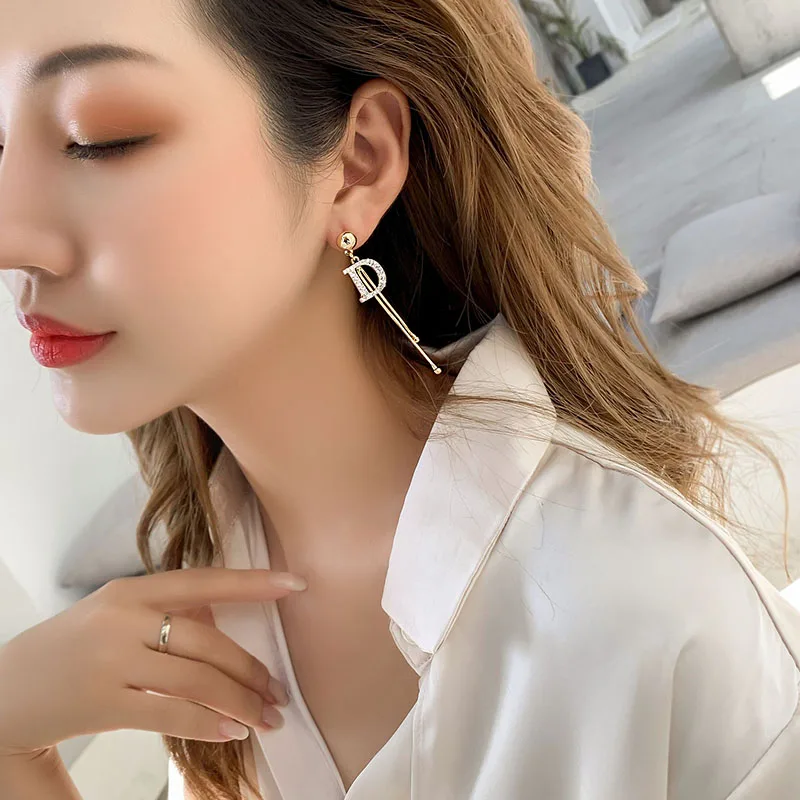 

2020 new classic D letter Dangle Earring South Korean women's fashion jewelry personality metal Tassel Earrings party accessorie
