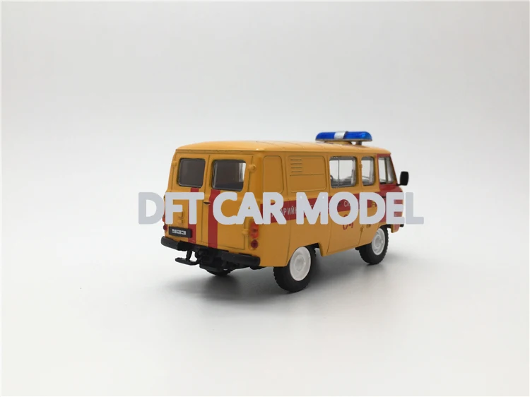 1:43 игрушечные машинки из сплава UAZ-452 модель автомобиля для детских игрушечных автомобилей авторизованный детский игрушечный автомобиль