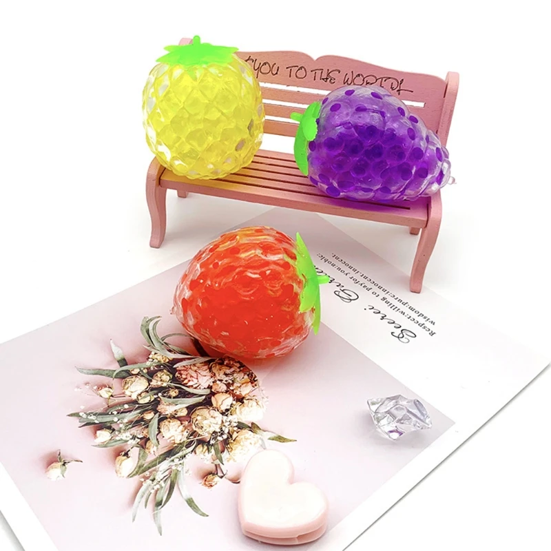 

D7WF 1 Set Soft Funny Squeeze Rebound Pinch Toy, Stress Relief Exquisite Strawberry Decompression Toy for Kids & Adult