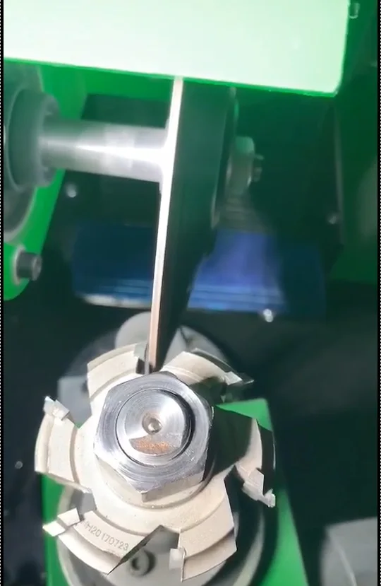 Автоматическая точильная машина с ЧПУ для поверхностного шлифования