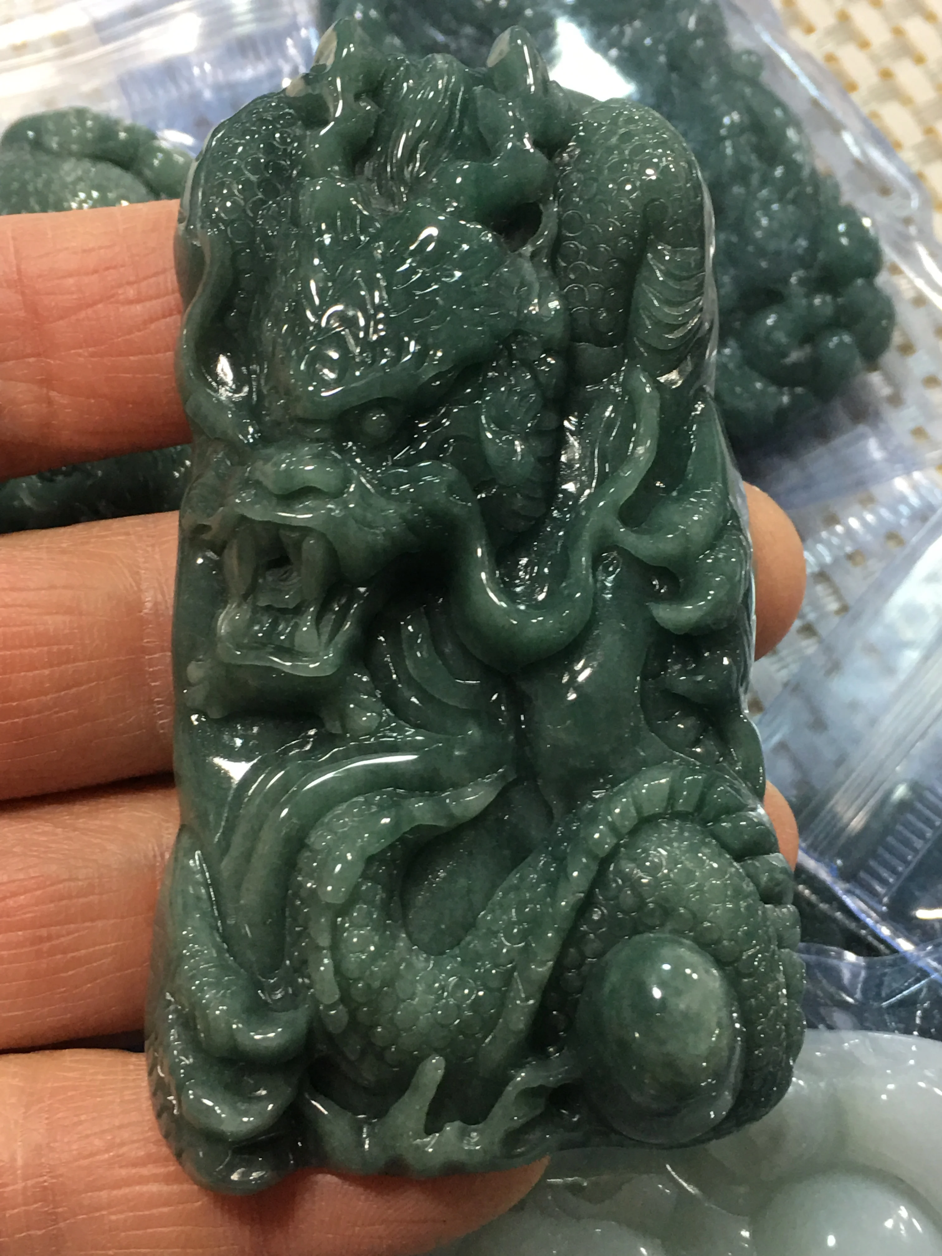 

Natural 7A Myanmar jade Hand-Carved dragon green jade pendant jade necklace men women pendants jade jewelry crystal