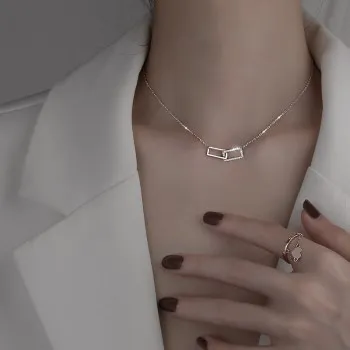 

Square Double-ring Necklace Female Niche Design Sense Cold Wind Geometry Double-ring Collar Collar Chain New N0031