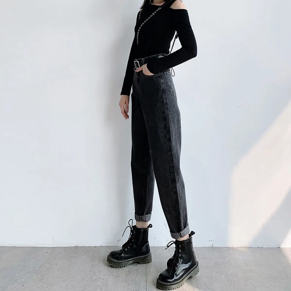 

Jeans women's straight pants 2020 new autumn/winter trousers high waist loose show thin Harlan pants tide