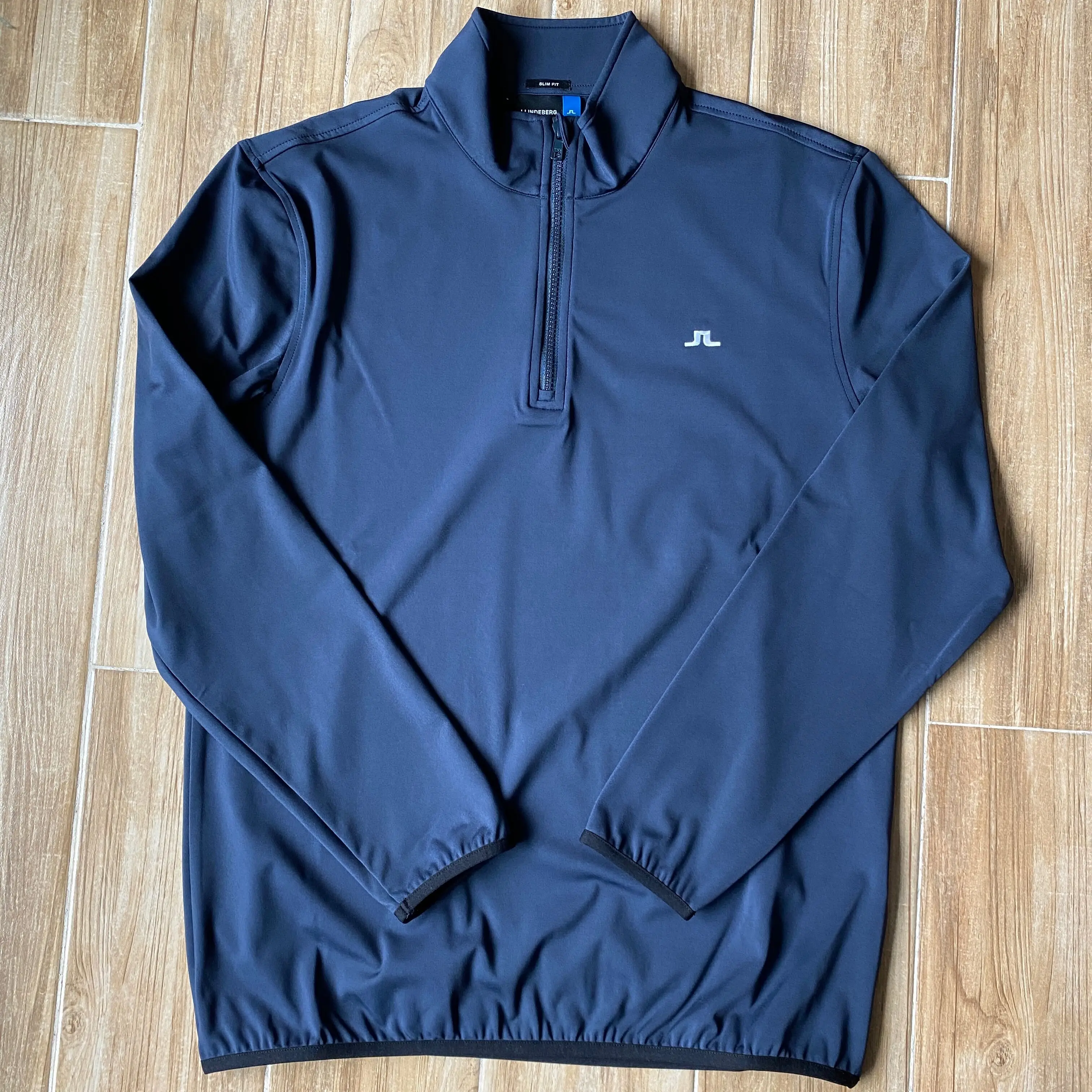 

Sportswear & Accessories